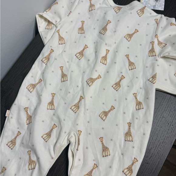 Kissy kissy Sophie la girafe Ecru Print Footie - Picture 7 of 9